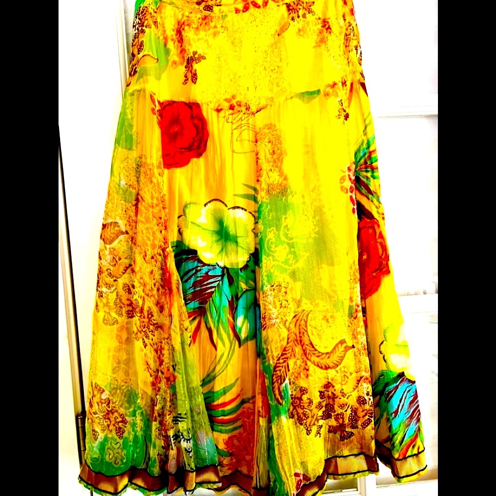 ☀️Bright Floral Tiered Skirt Gold Threads XL